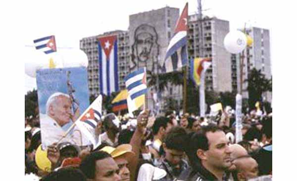 A che Guevara picture overlooking the Pope's visit to Cuba